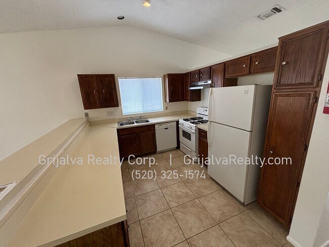 Building Photo - 3 Bedroom House in Midvale for Rent (Drexel/Midvale Park)