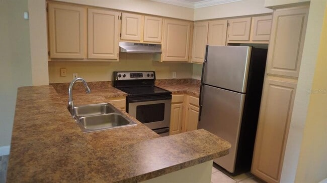 Building Photo - 14001 Fairway Island Dr