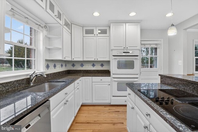 Building Photo - 1605 Mary Ellen Ct