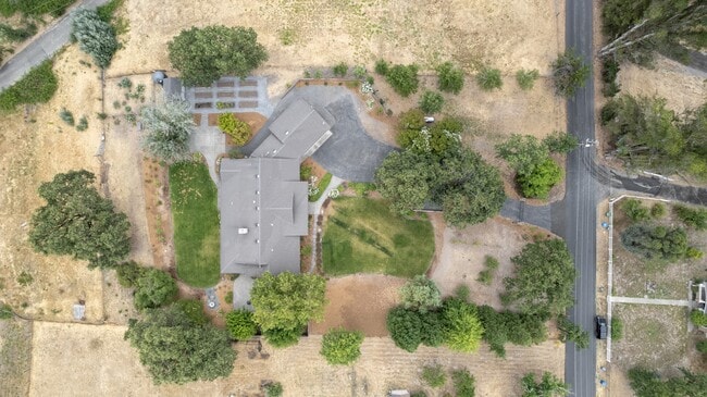 Building Photo - 7705 Starr Rd