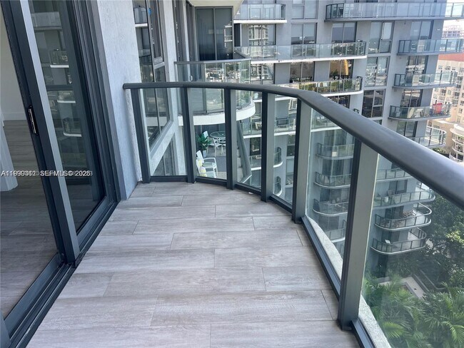 Building Photo - 121 NE 34th St