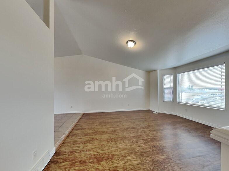 Building Photo - 3815 W 4475 S