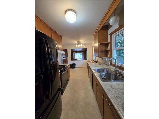 Building Photo - 3209 Welcome Ave N