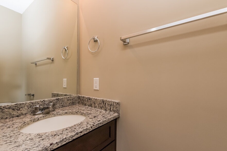Building Photo - 44 Hamil Ct NW