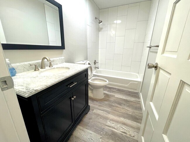 Building Photo - SINGLE STORY!! GATED COMMUNITY!! HIDDEN TR...