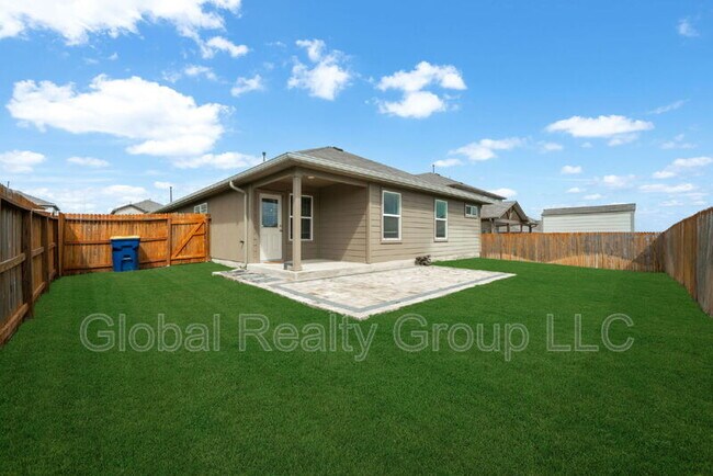 Building Photo - 515 Diamond Shls