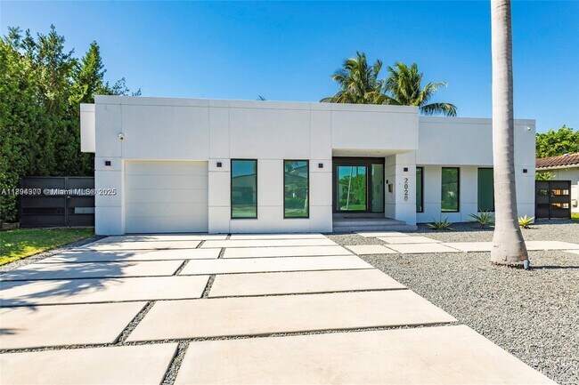 Building Photo - 2020 NE 121st Rd