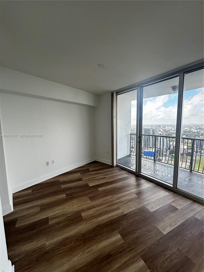 Building Photo - 1750 N Bayshore Dr