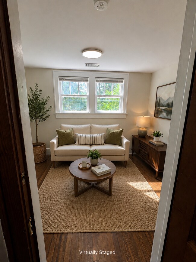 Building Photo - Spacious 4-Bedroom Home with 2 Kitchens | West Ann Arbor