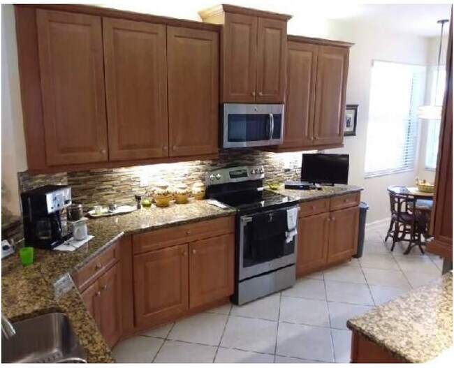 Building Photo - 15617 Aurora Lake Cir