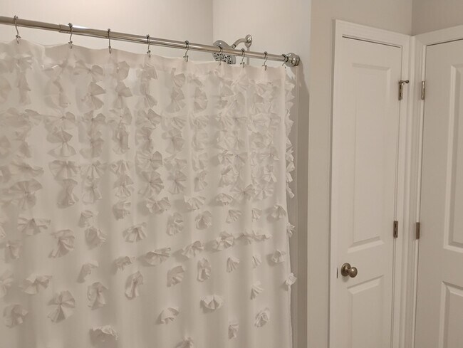 Building Photo - Ovation @ Sweetbrier