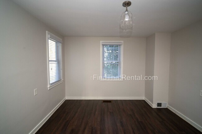 Building Photo - 805 Hamilton St