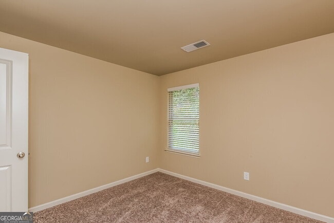 Building Photo - 258 Stillwood Dr