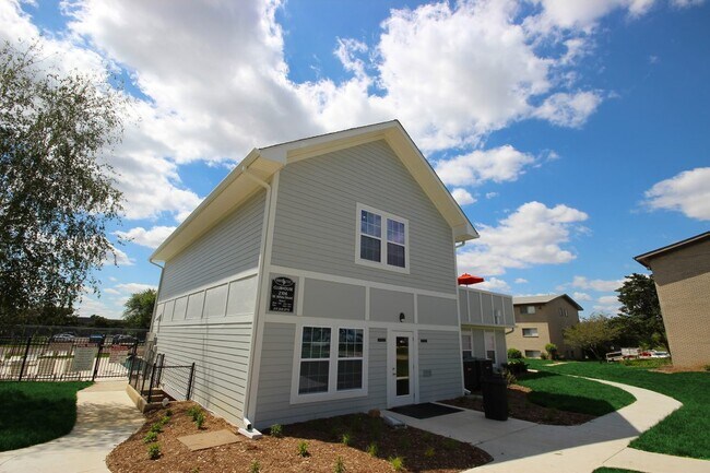 Building Photo - 308 Kenwood Rd
