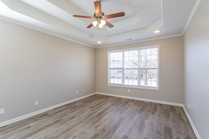 Building Photo - 9105 Alden Dr