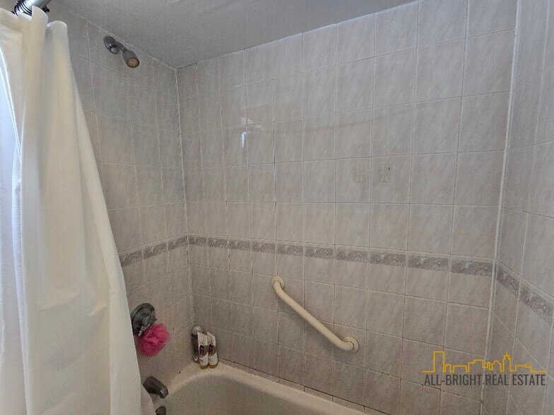 Building Photo - 98 Westbourne Ter