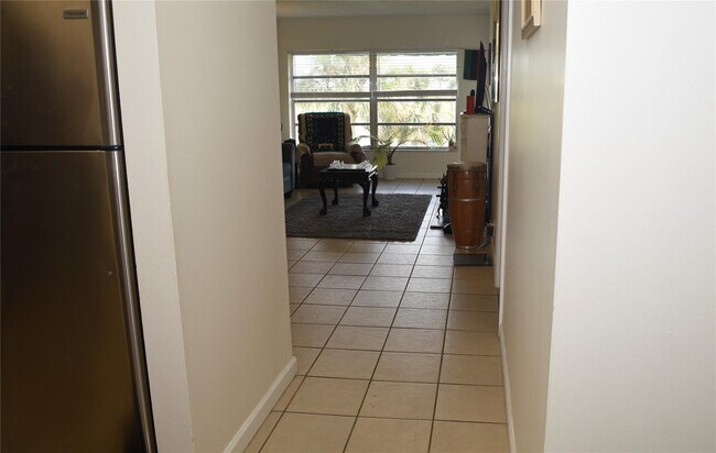 Building Photo - 7807 Golf Cir Dr