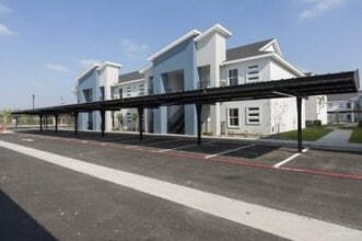 Building Photo - 7 S 15th Ave