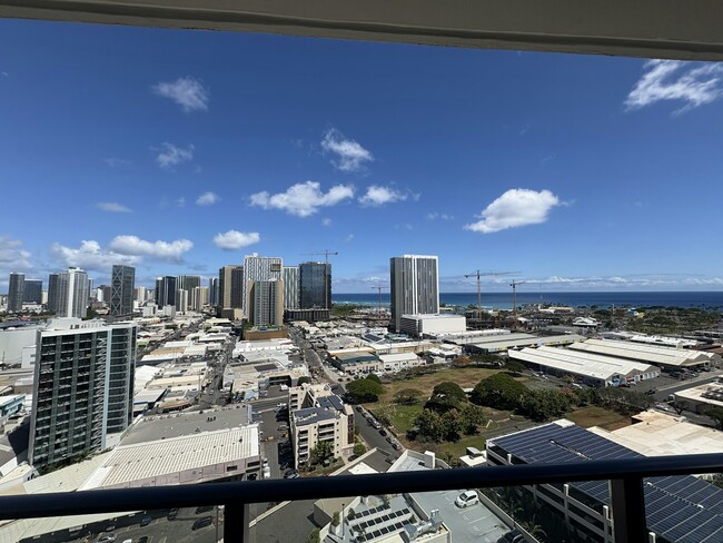 Building Photo - 615 Keawe St