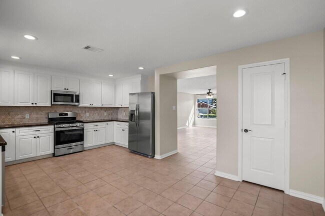 Building Photo - 29515 Legends Line Dr