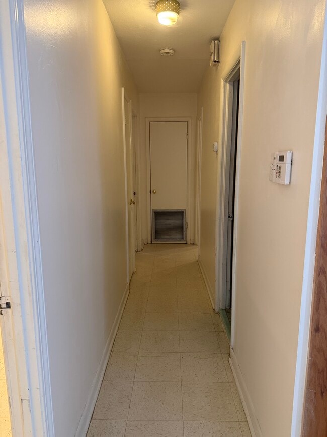 Building Photo - Esposito St