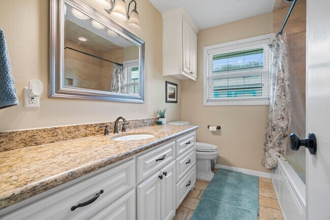 Building Photo - 2407 Willowby Dr