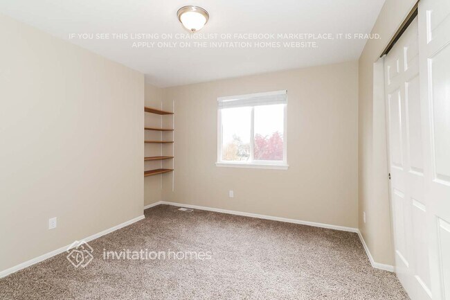 Building Photo - 8930 180th St Ct E