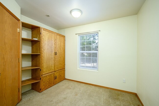 Building Photo - EDD1411