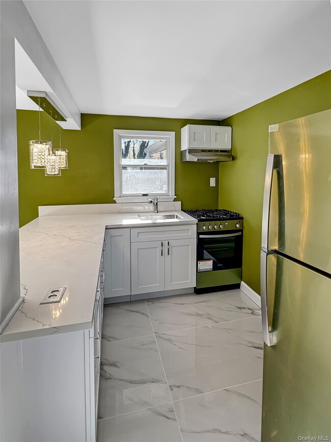 Building Photo - 32 Sterling Dr