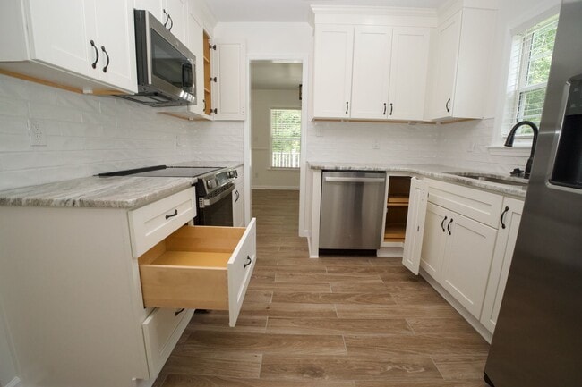 Building Photo - 210 Hayden Pl