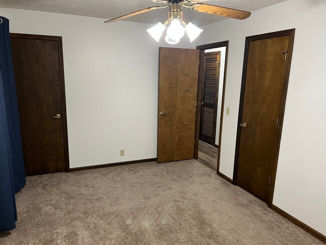 Building Photo - 846 Willow Dr