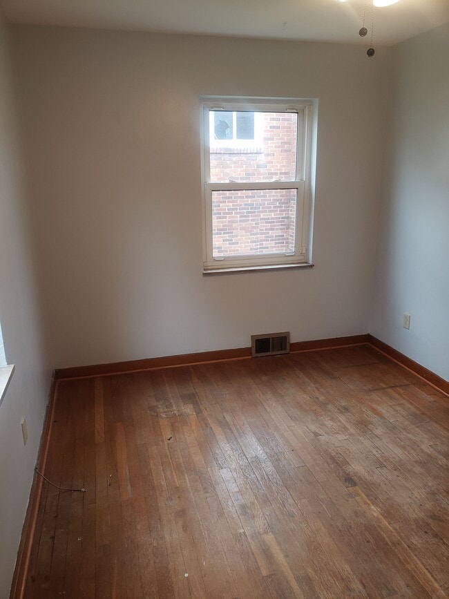 Building Photo - 215 Cheston St