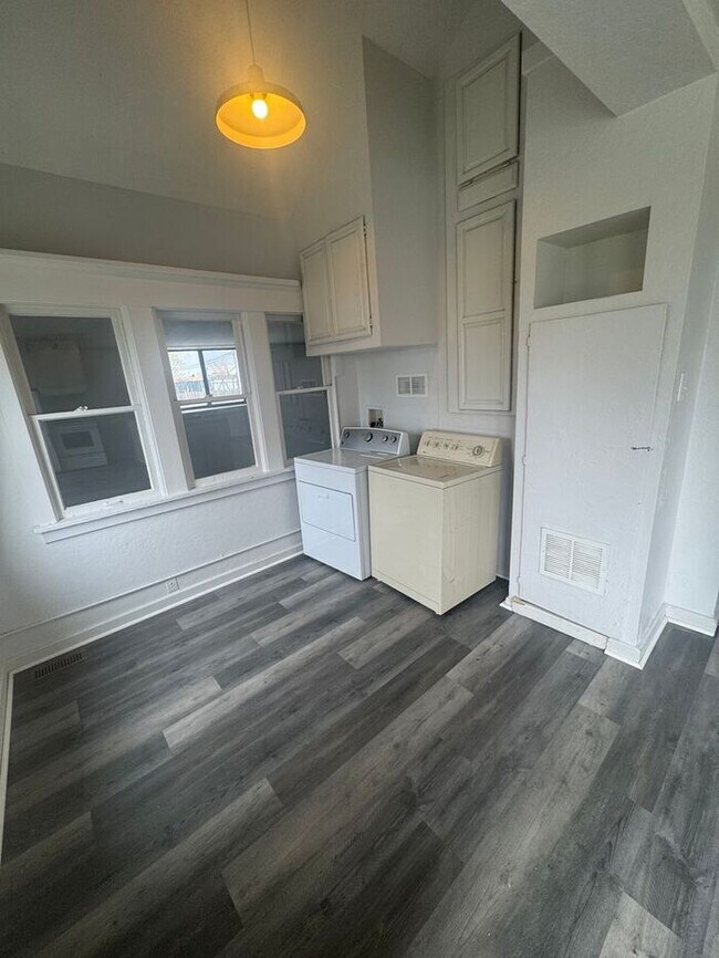 Building Photo - All-Inclusive 3BR For Rent!