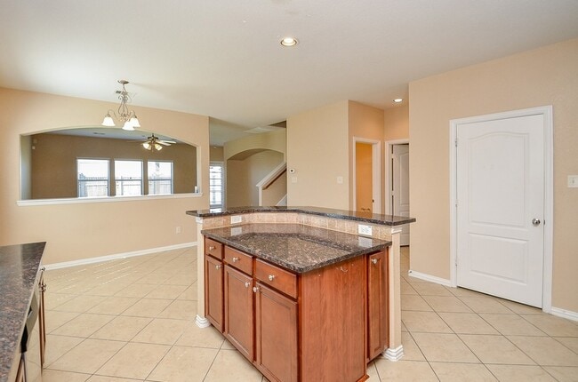 Building Photo - 23922 Fairport Harbor Ln