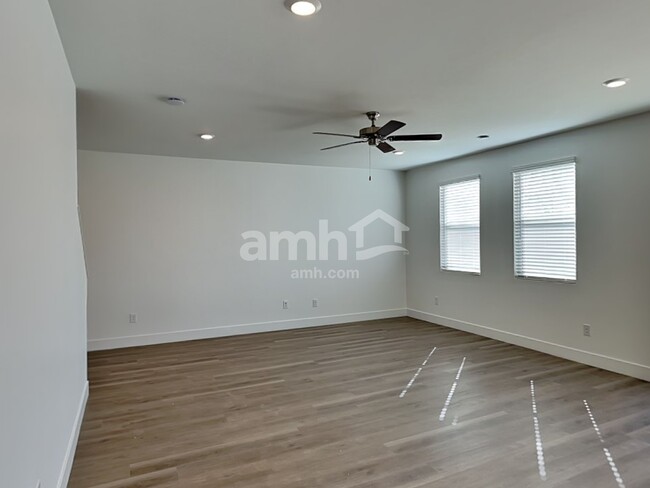 Building Photo - 9668 Harkes Dr