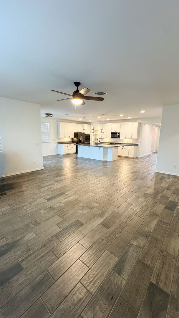 Building Photo - 18852 W Marshall Ave