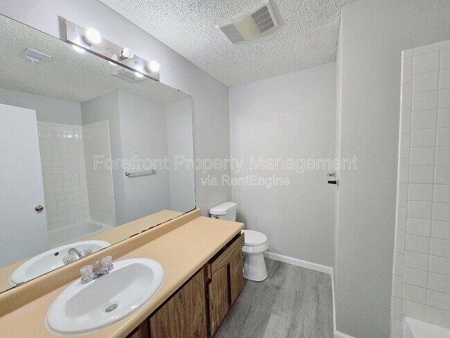 Building Photo - 5507 Roanwood