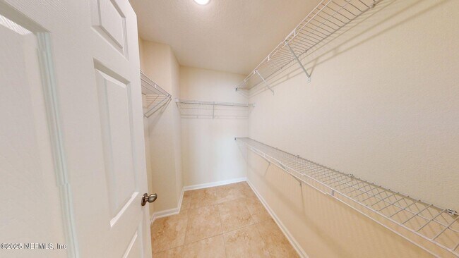 Building Photo - 141 Vicksburg Dr