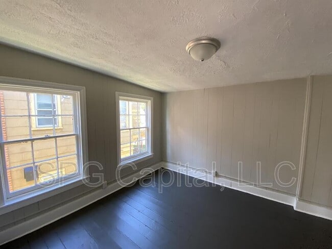Building Photo - 277 S 2nd St