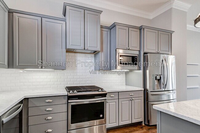 Building Photo - 1215 W 24th St
