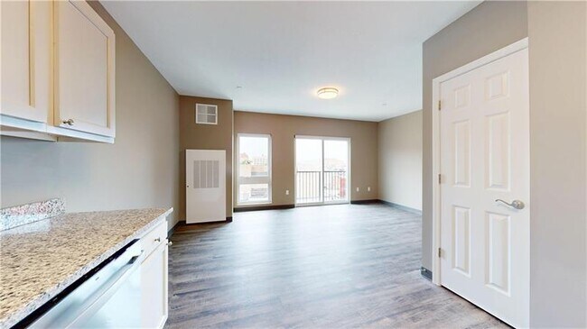 Building Photo - 1450 Fifth Ave