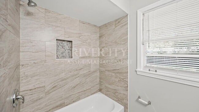 Building Photo - Stunning, Move-In Ready Home in Whitehaven! Section 8 Welcomed !!!