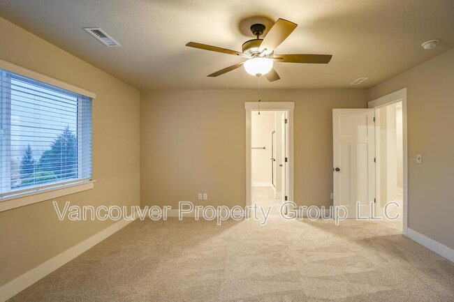 Building Photo - 2217 E Juniper Cir