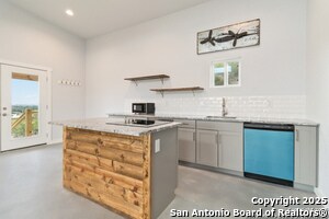 Building Photo - 462 Ledgeview Dr