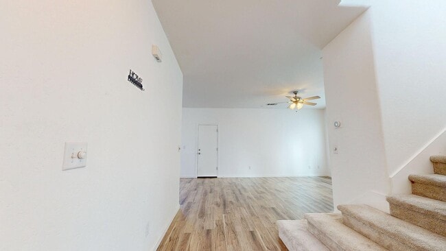 Building Photo - 5529 N Valdez