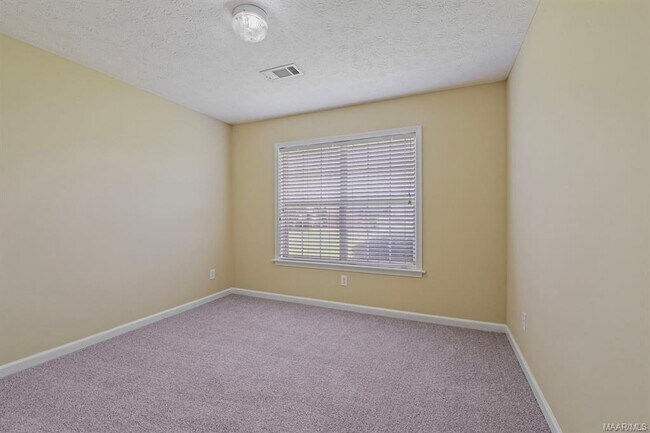 Building Photo - 8990 Stoneridge Pl