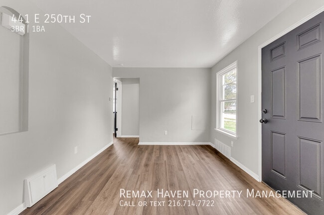 Building Photo - 441 E 250th St