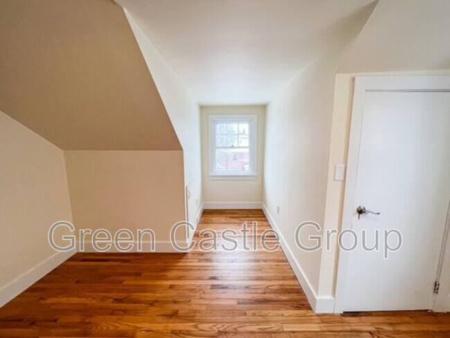 Building Photo - 28 S Williams St