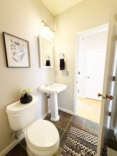 Building Photo - 32 NE Sunset St