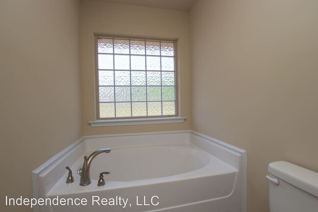 Building Photo - 3 br, 2 bath House - 335 Mertle Drive